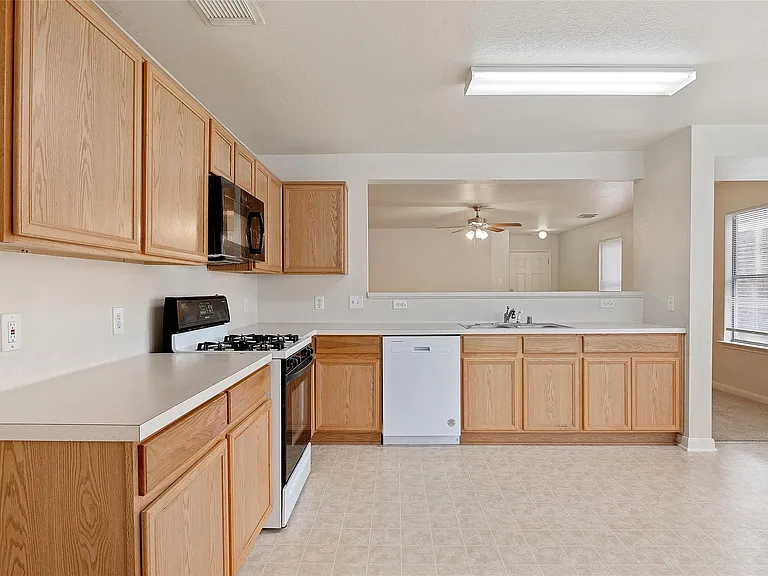 29522 Legends Stone Dr — Photo 6