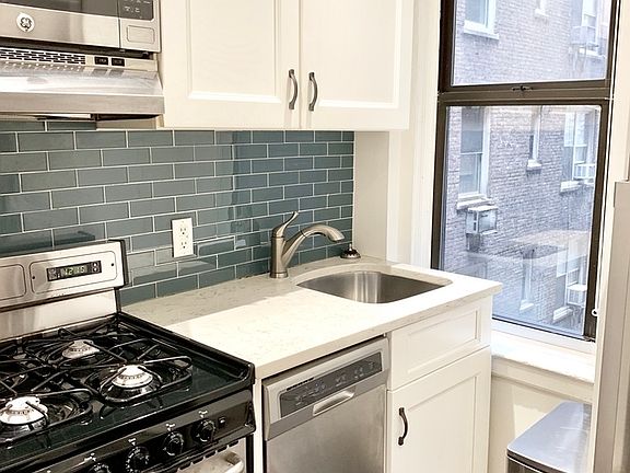 2nd image of 16 W 64th St #4B
