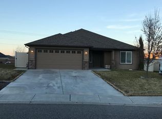 512 Lakerose Loop, Richland, WA 99352