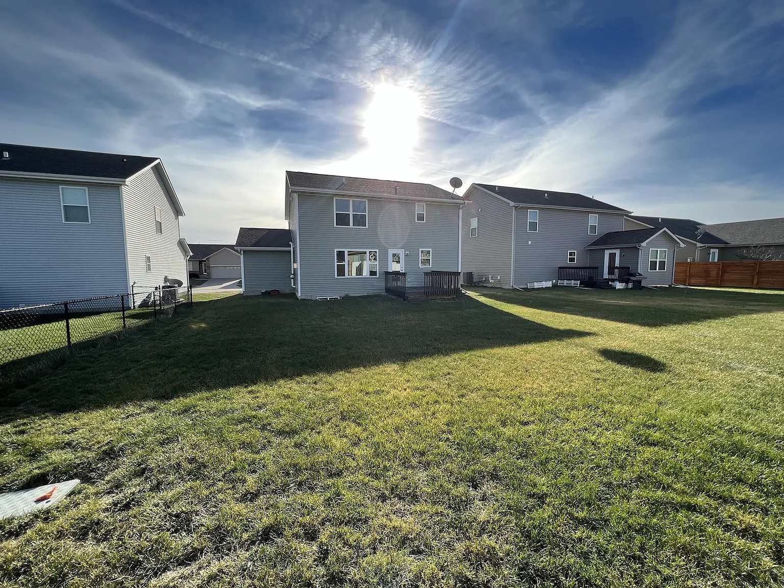 Very Nice Large 4 Bedroom House — Photo 1