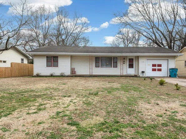 2176 E Cinderella Road, Springfield, MO 65804