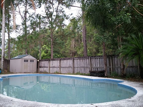 No back neighbors: treeline.