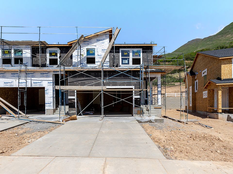 1st image of 5327 S Acacia Dr #720