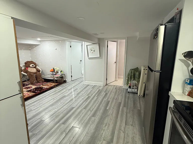 161 Coleridge Ave — Photo 5
