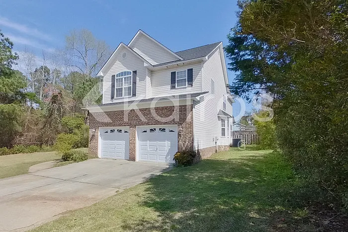 3 bed, 2.5 bath, 2000 sqft, $2,025 — Photo 3