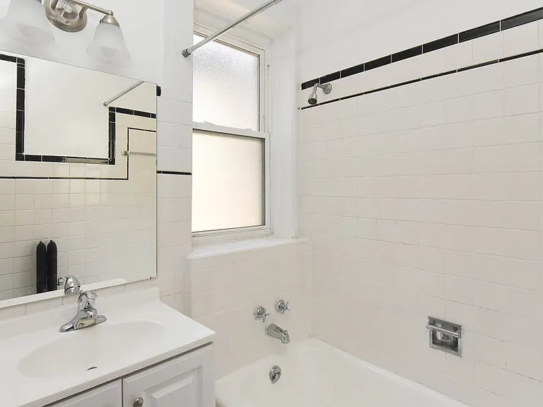 1251 W Rosemont Ave #4 — Photo 18