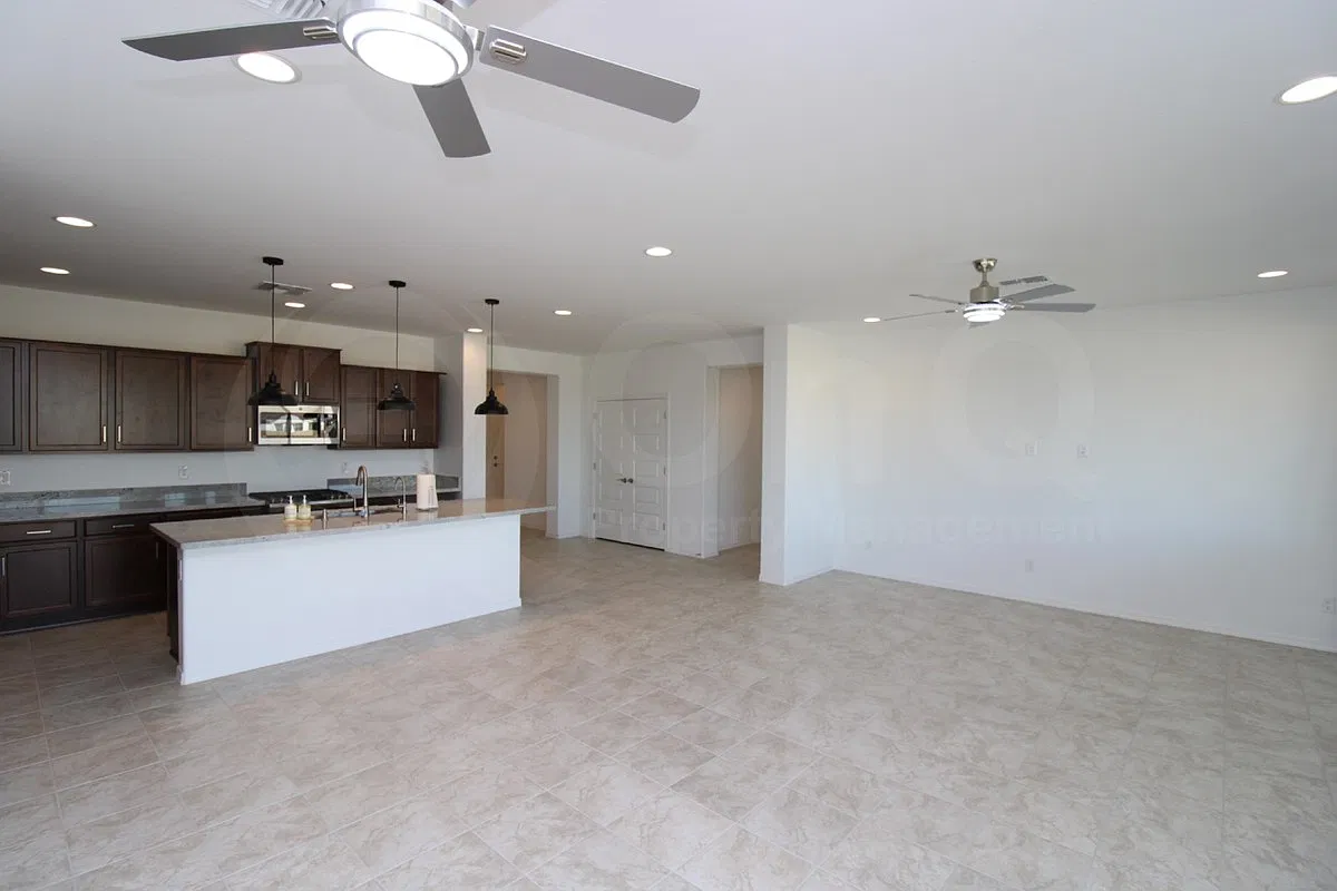4 bed, 3.0 bath, 2319 sqft, $2,549 — Photo 4