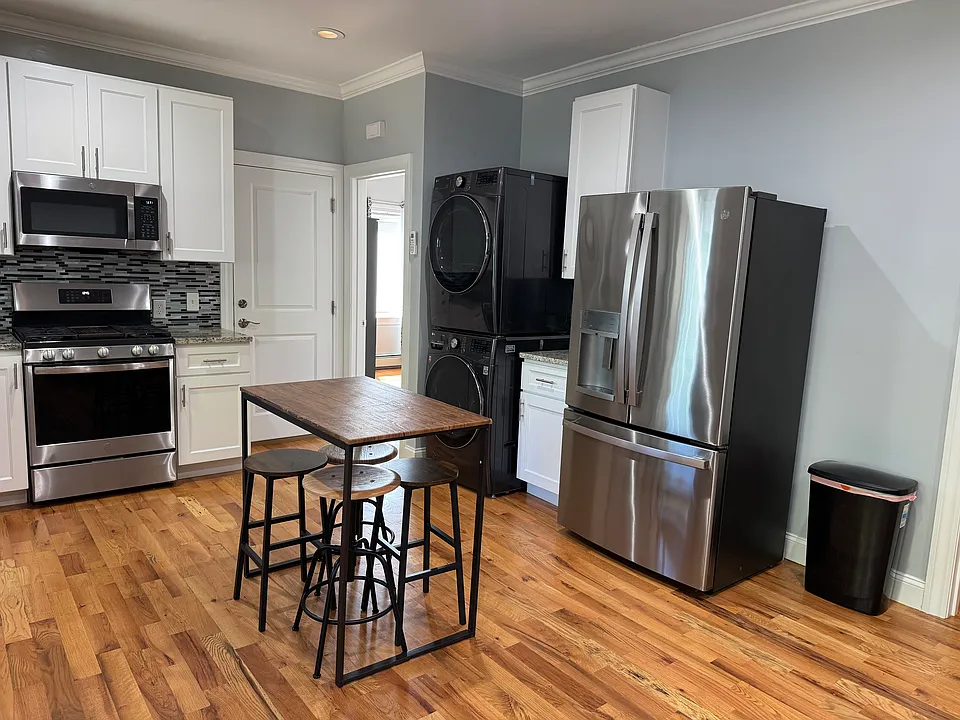 160-162 Transit St #1