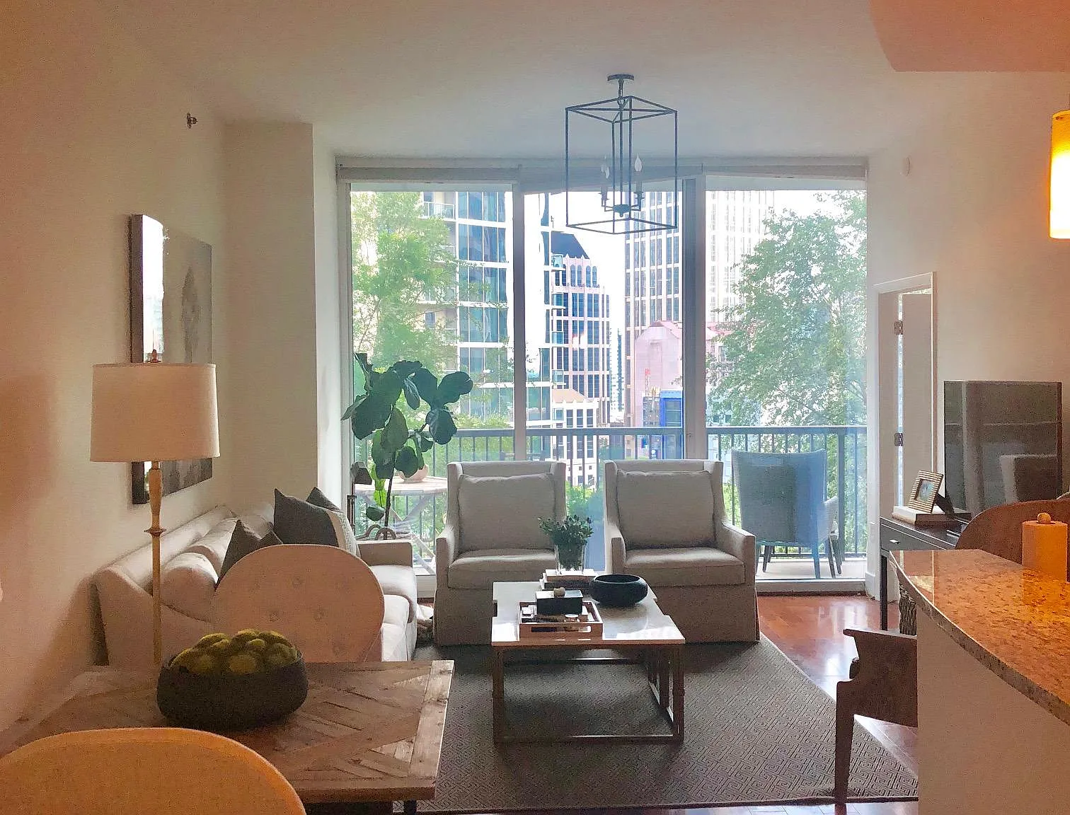 1 bed, 866 sqft, $2,200 — Photo 3