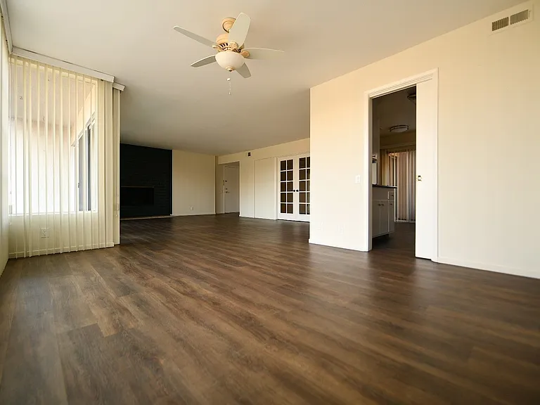 5401 Broadway Ter — Photo 11