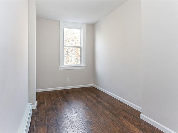 3rd image of 32A Concord St #2