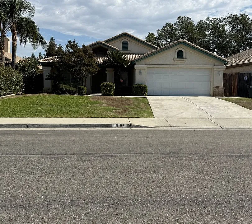 10109 Bay Colony Dr