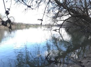 390 Loop Rd, Smithville, TX 78957