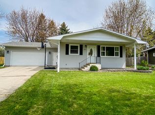1105 Orchard Dr, Brookings, SD 57006