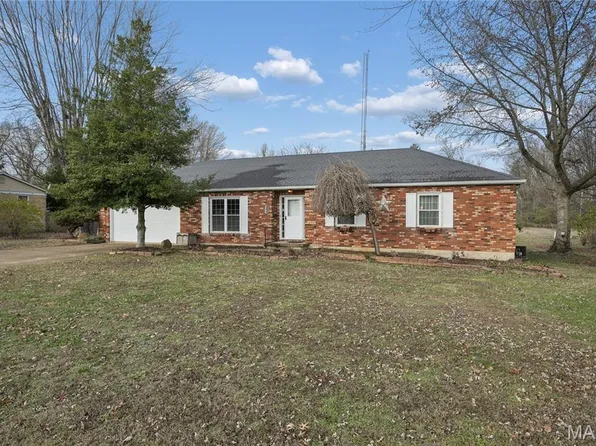 209 Hawthorne Dr, Farmington, MO 63640