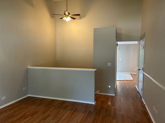 2nd image of 1116 Stratford Ln