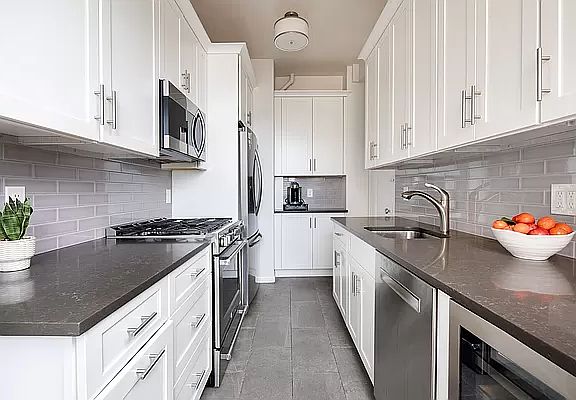 4th image of 215 W 92nd St APT 15I