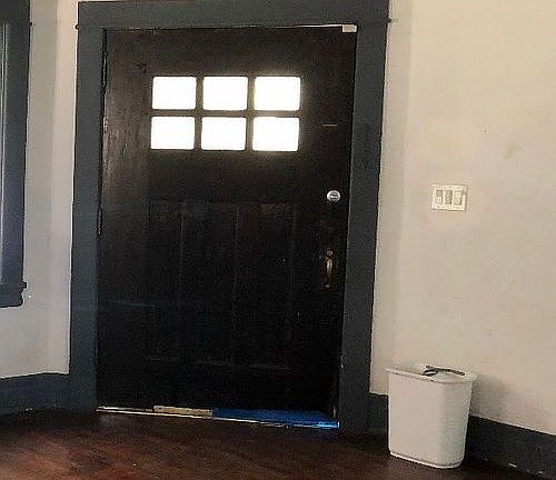 5th image of 209 N Carondelet St