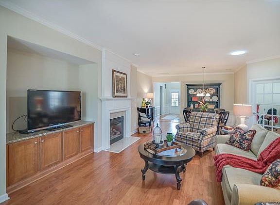 3rd image of 15122 Legend Oaks Ct