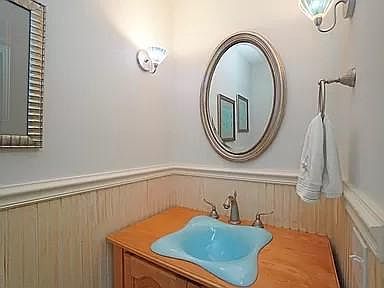 4th image of 6994 Bluebird Dr