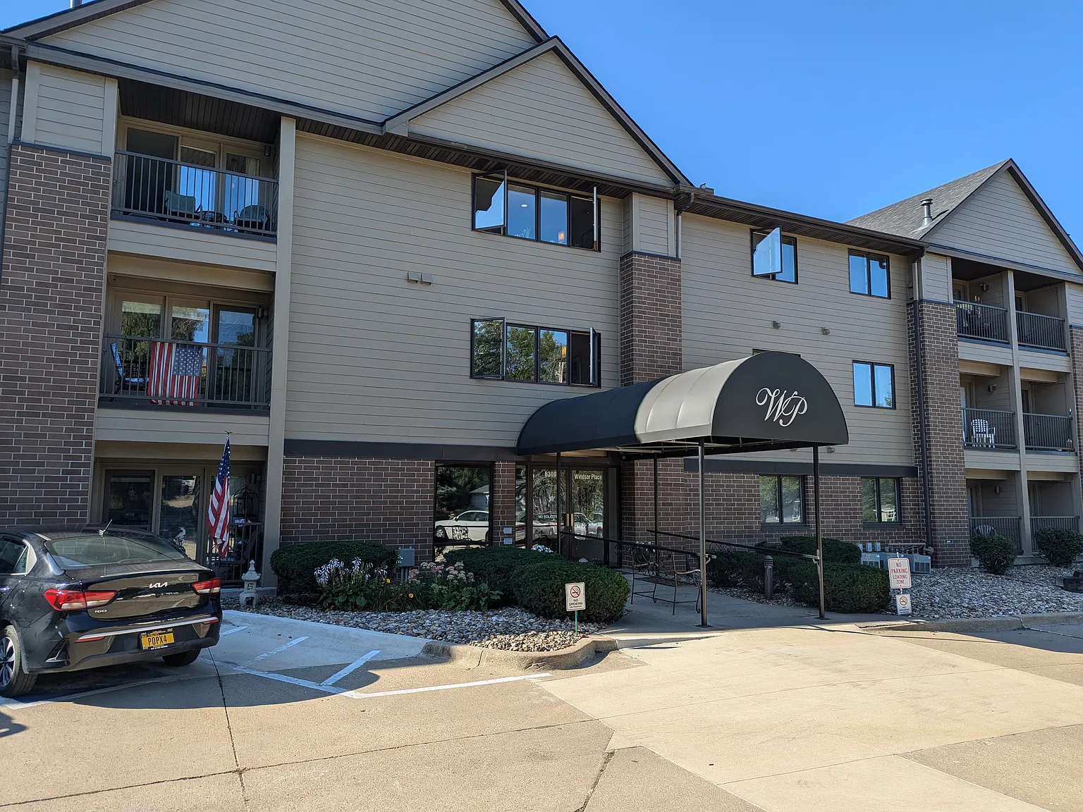 2 bed, 923 sqft, $1,095 — Photo 1