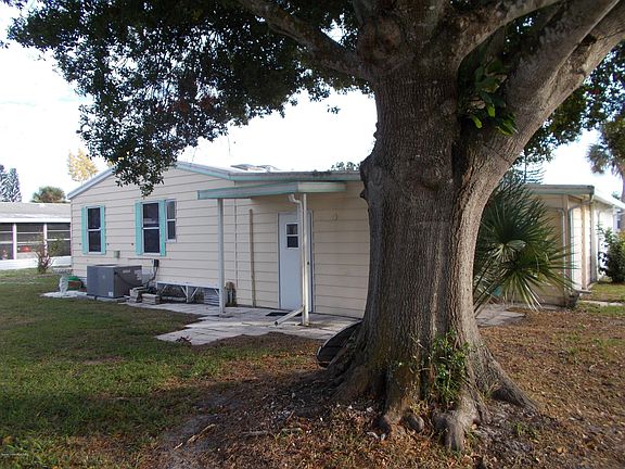 3rd image of 914 Sequoia St
