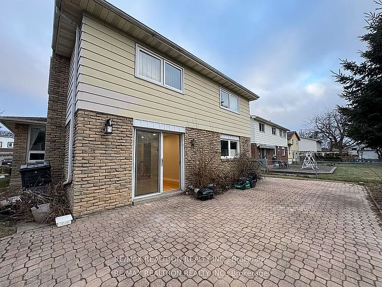 40 Wellpark Blvd #LOWER — Photo 15