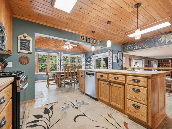 9439 Jewel Lane Ct N, Forest Lake, MN 55025