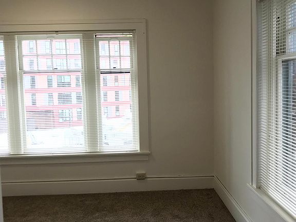 3rd image of 1520 Melrose Ave #408