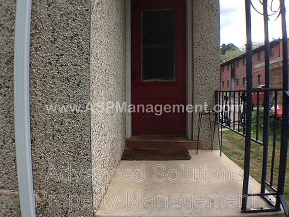 2nd image of 312-314 N 200 W #312-B