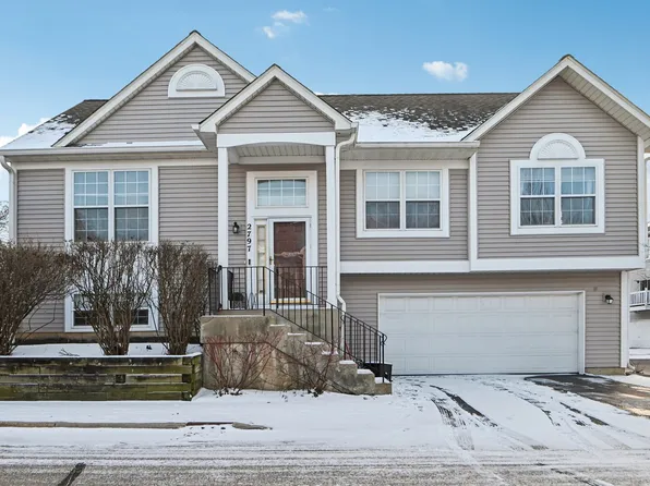 2797 Shelly Ln, Aurora, IL 60504