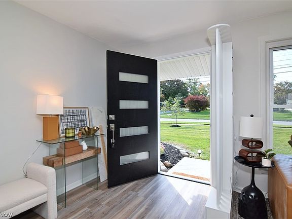3rd image of 6413 Longridge Rd