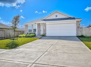 410 Emma St, Angleton, TX 77515