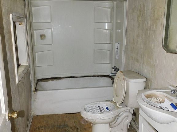 3rd image of 2306 N Main St