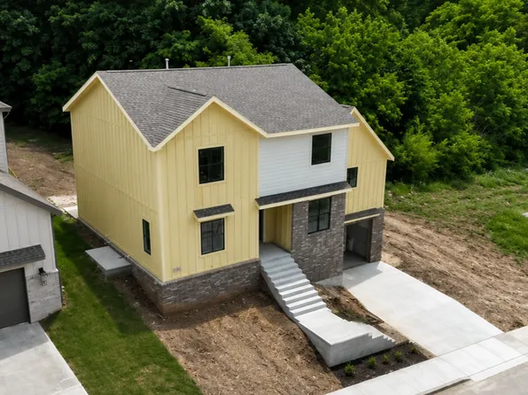 1927 E Panorama Pl, Fayetteville, AR 72701