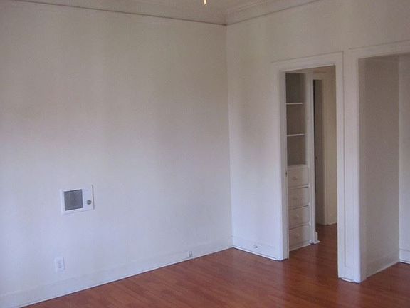 2nd image of 136 N New Hampshire Ave APT 1
