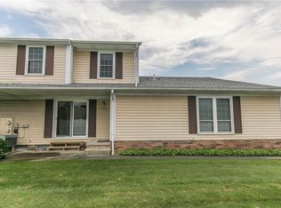 10564 Independence Dr #25-C, North Royalton, OH 44133