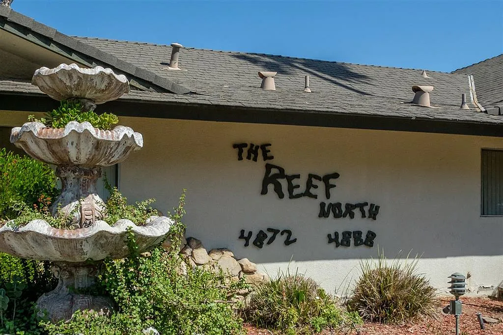 Reef Apartments — Photo 2