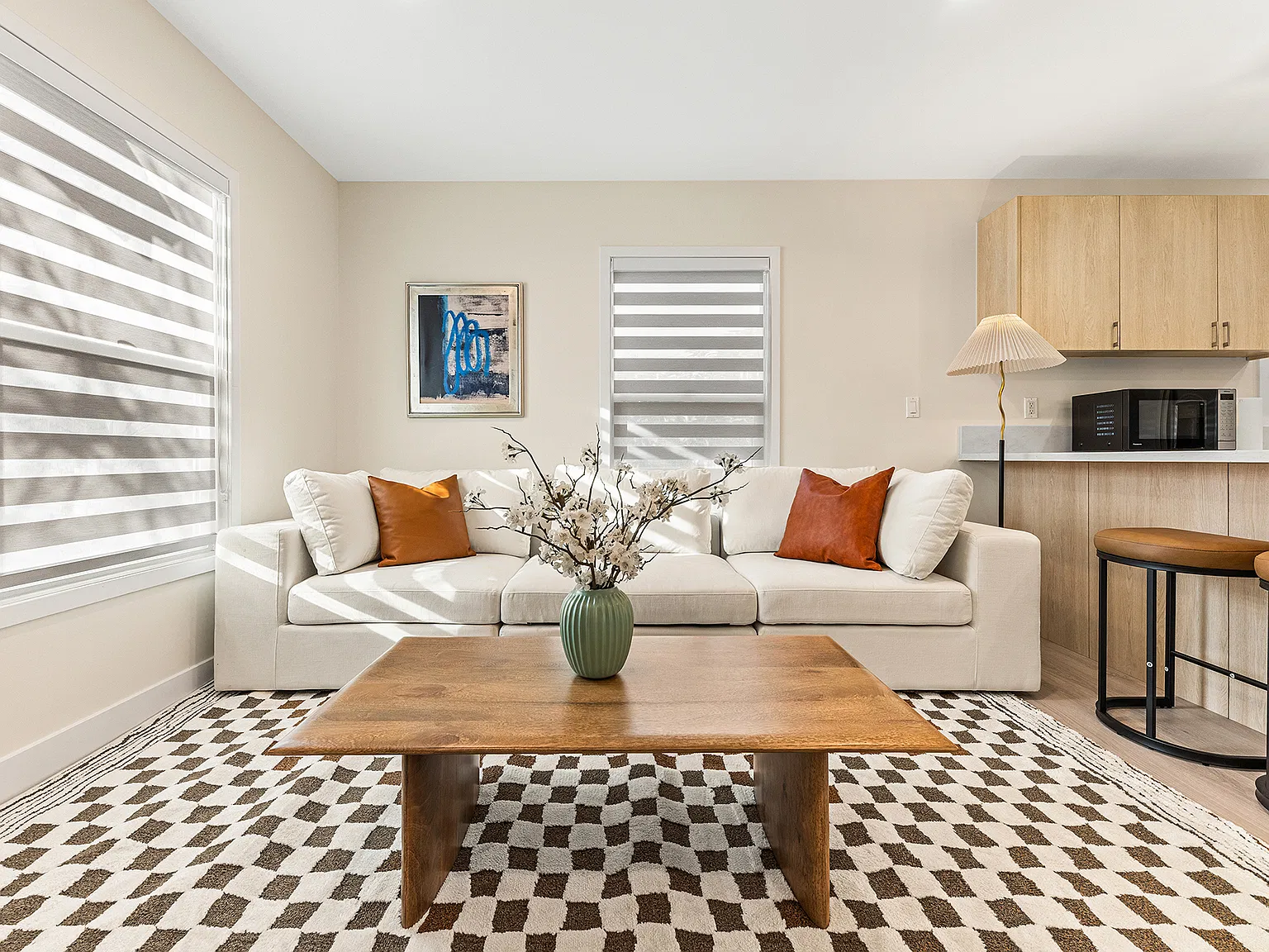 3 bed, 980 sqft, $4,200 — Photo 3