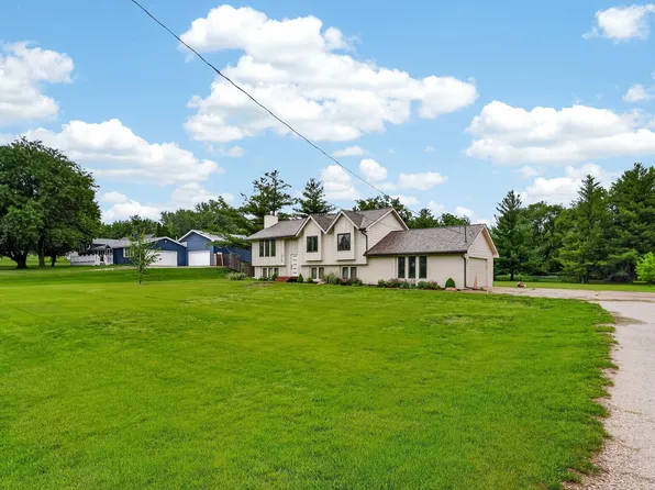 10085 NW 78th Ave, Johnston, IA 50131