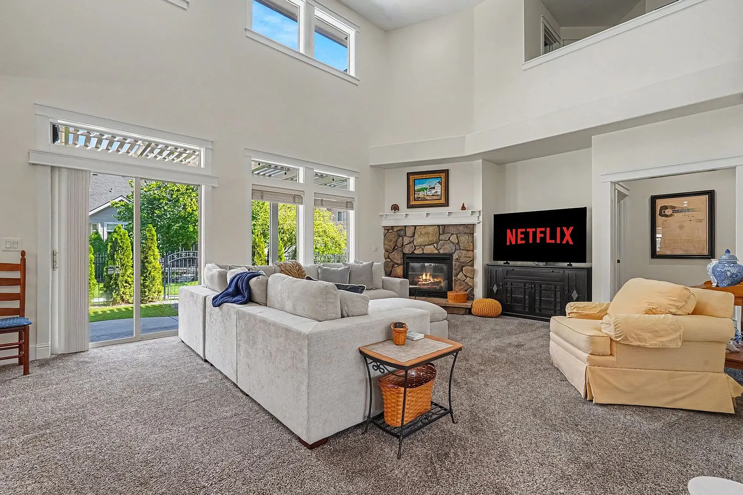 5 bed, 2.0 bath, 925 sqft, $9,913 — Photo 2
