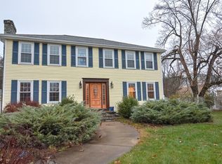 380 Franklin St, Wrentham, MA 02093