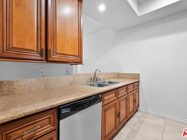 1200 S Corning St #201 — Photo 4