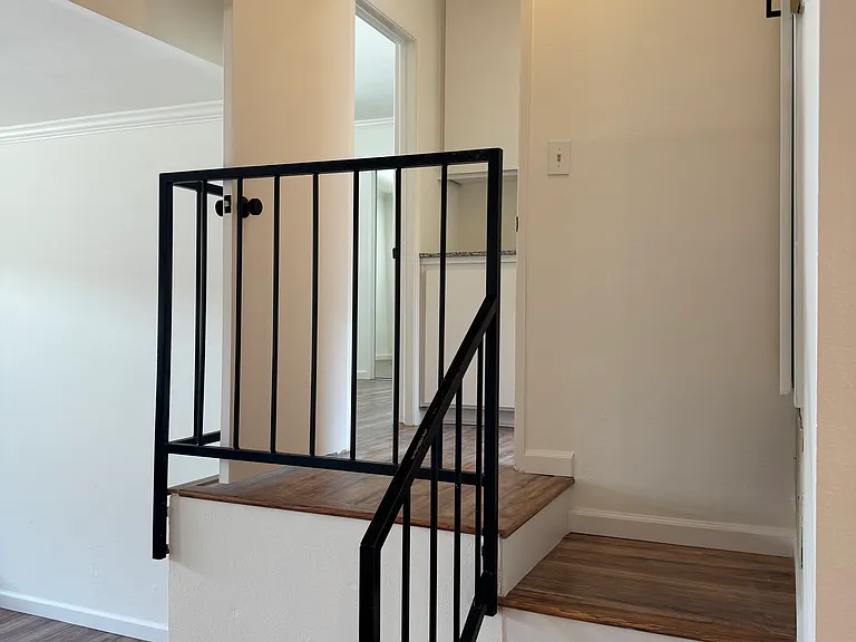 142 Virginia St #E — Photo 6