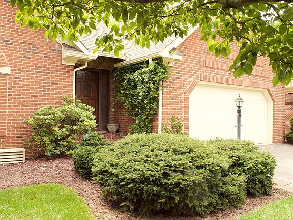 2nd image of 8503 Oxford Dr