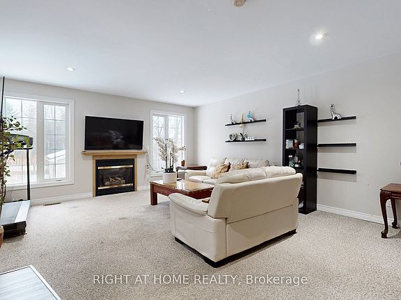 3rd image of 301 Garner Rd E