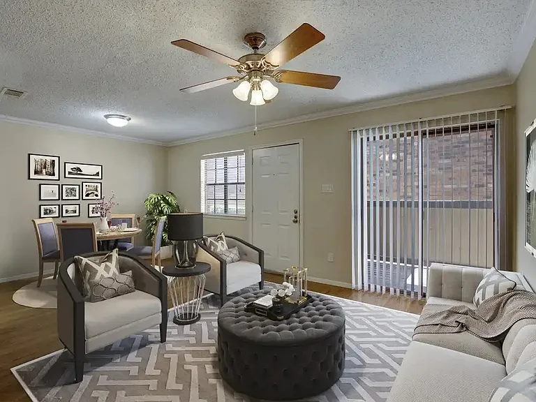 Autumn Chase Apartments — Photo 11