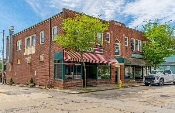 4th image of 48-62 Central St