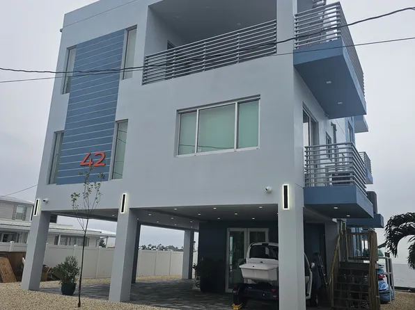 42 Pigeon Dr, Key Largo, FL 33037