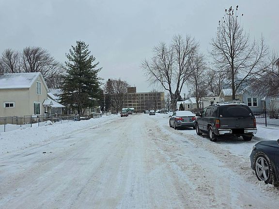5th image of 140 2nd Ave S